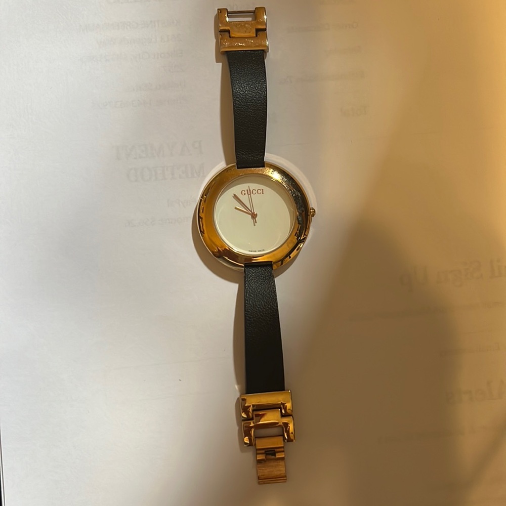 Gucci wrist watch